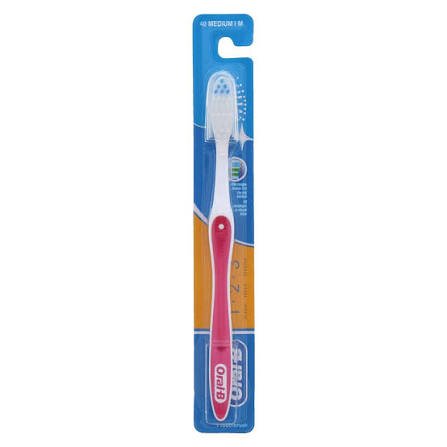 Oral-B Toothbrush 123 Medium (40) - أورال بي فرشاة أسنان 123 متوسطة (40)