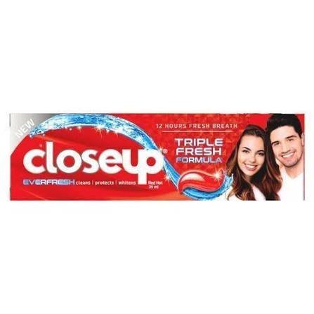 Close Up Toothpaste Red Triple Freshness 25 ml - كلوز أب معجون أسنان أحمر ثلاثي الانتعاش 25 مل